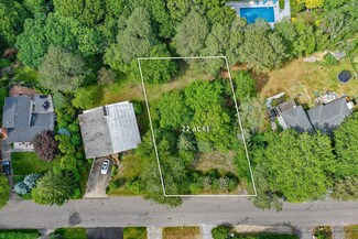 19 Inlet View Dr, Southampton, NY 11968