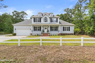 1903 Country Club Dr, Hampstead, NC 28443