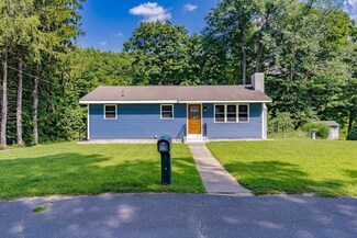 11 Mountain View, Huntington, MA 01050
