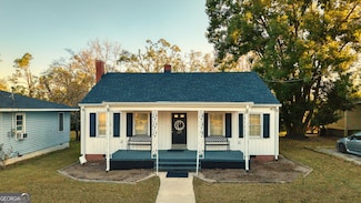 127 W Stuart Ave, Lyons, GA 30436