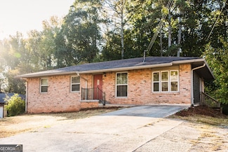 893 Slash Pine Rd, Forest Park, GA 30297
