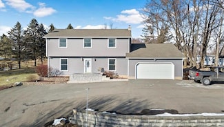 4017 Friars View Dr, Northampton, PA 18067