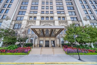 680 N Lake Shore Dr Unit 604, Chicago, IL 60611