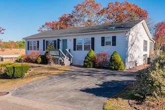 9 Headlands Dr, Plymouth, MA 02360