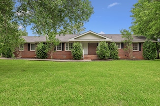 979 S Main St, Eagleville, TN 37060