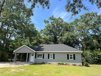 112 Lassiter Dr, Dublin, GA 31021