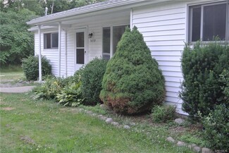 5459 Ide Rd, Newfane, NY 14108