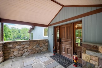 795 S Delaware Dr, Easton, PA 18042