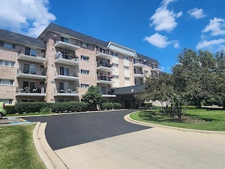 1000 S Lorraine Rd Unit 214, Wheaton, IL 60189