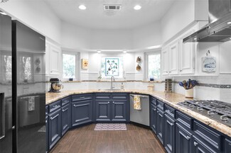 14615 Dawn Mist Ct, Magnolia, TX 77354