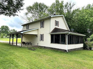 20997 Carlton Ln, Mount Carmel, IL 62863