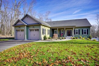 52 Harwood St, Oxford, MA 01540