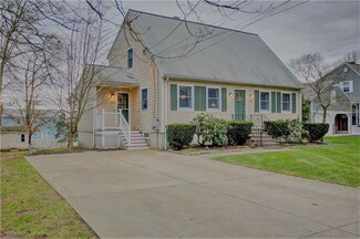 14 Fern Dr, Warren, RI 02885