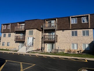 2361 Bicentennial Ave Unit 12, Crest Hill, IL 60403