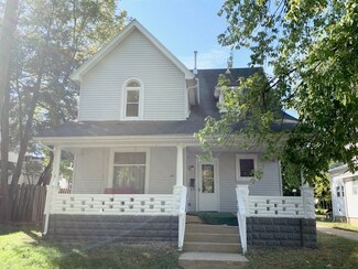 211 E Main St, Flora, IN 46929