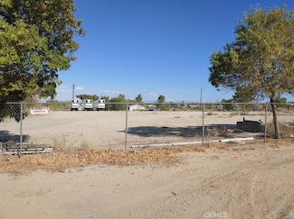 4175 Warbler Rd, Phelan, CA 92371
