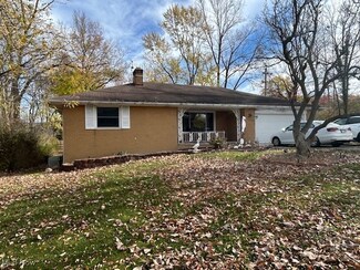7819 Ridge Rd, Cleveland, OH 44129