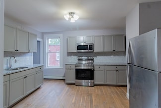 43 York St Unit 2, Hartford, CT 06106