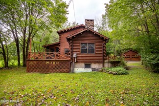 52 Wash Rd, Waymart, PA 18472