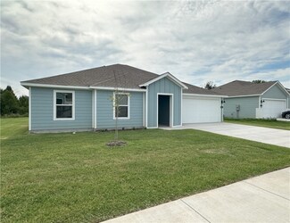 303 E Seville St, Siloam Springs, AR 72761