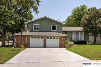 16321 Dorcas St, Omaha, NE 68130