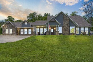 110 Craig Rd, Walnut Shade, MO 65771