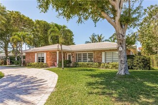 12 Seneca Rd, Sea Ranch Lakes, FL 33308