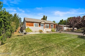 2207 W J St, Yakima, WA 98902