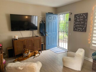 9445 Carlton Oaks Dr Unit E, Santee, CA 92071