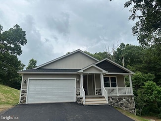 99 Woodbrier Rd, Berkeley Springs, WV 25411