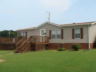 1174 Port Royal Rd, Adams, TN 37010