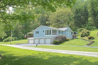 112 Street Car Ln, Uniontown, PA 15401
