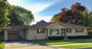 707 Davis St, Sun Prairie, WI 53590