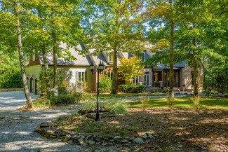 271 Pine Ridge Dr, Signal Mountain, TN 37377