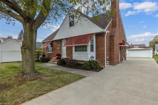 8006 W Ridgewood Dr, Cleveland, OH 44129