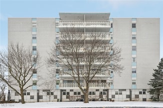 275 N Portage Path Unit 7A, Akron, OH 44303