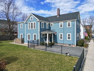 10 Salem St, Newburyport, MA 01950