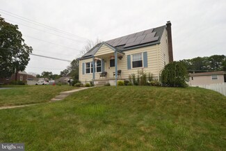 2200 Fernwood St, Reading, PA 19604