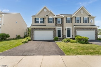 84 Washington Square Cir, Washington, NJ 07882