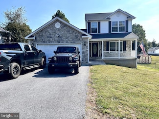 60 Prairie Ln, Martinsburg, WV 25404