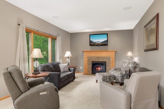 1317 Eagle Bluff Ct, Hastings, MN 55033