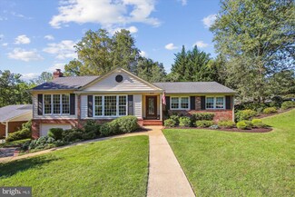 4610 Quarter Charge Dr, Annandale, VA 22003