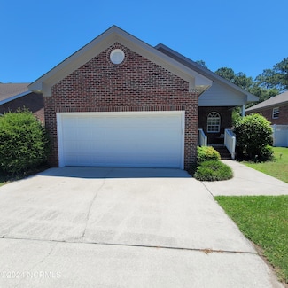 7800 Cypress Island Dr, Wilmington, NC 28412