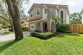 9808 NW 5th Ct, Plantation, FL 33324