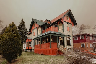 403 N 32nd St, Milwaukee, WI 53208