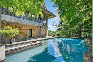 16 Gorge Ln, Pound Ridge, NY 10576