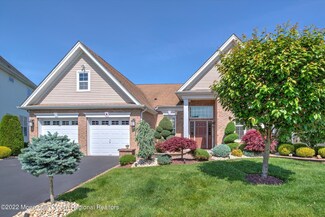 4 Riviera Dr, Monroe Township, NJ 08831