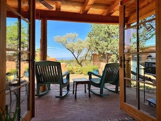 9 Camino Sudeste, Santa Fe, NM 87508