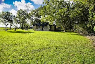 1203 County Road 677, Brazoria, TX 77422