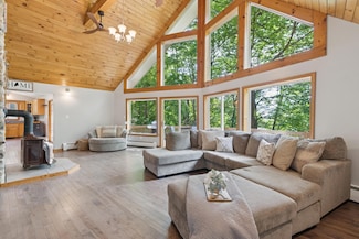 2288 W River Rd, Sidney, ME 04330